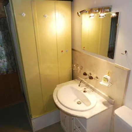 Sleeps 6 Wifi *